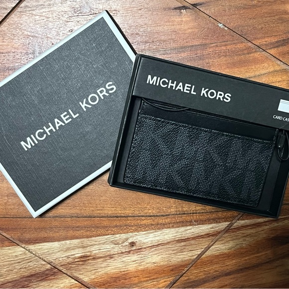 Michael Kors Textured Black Card Holder - Picture 1 of 5